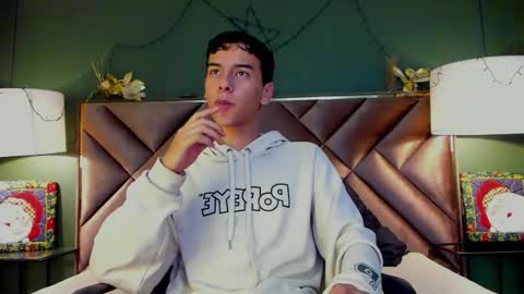 Snapshot of aiden_royce chatting on 12/05/25, 06:22 aiden_royce online show from 12/05/25, 06:22