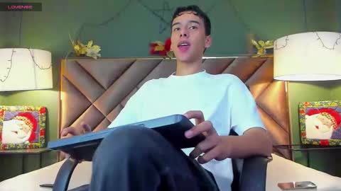 Snapshot of aiden_royce chatting on 12/14/25, 06:08 aiden_royce online show from 12/14/25, 06:08