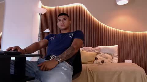 Aiden online show from 10/12/25, 01:10