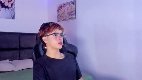 Aiden  online show from 09/17/25, 12:18