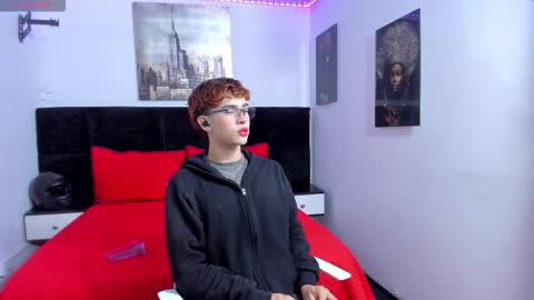 Aiden  online show from 09/18/25, 12:18