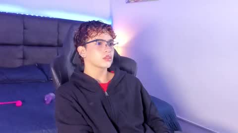 Aiden  online show from 10/17/25, 12:08