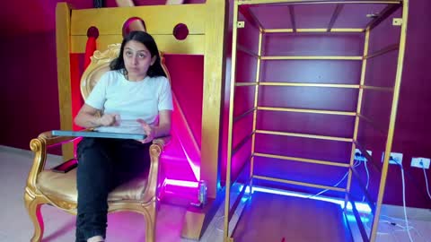  Aiko   Samantha  online show from 01/13/25, 07:53