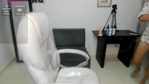 Ailyn online show from 09/18/25, 09:44