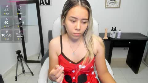 Ailyn online show from 09/19/25, 09:32