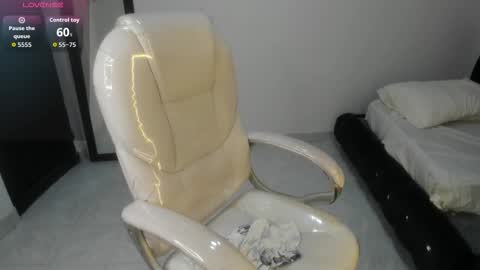 Snapshot of aiilyn_dss18 chatting on 11/09/25, 09:51 Ailyn online show from 11/09/25, 09:51