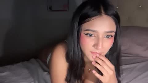 Aiisha online show from 04/10/26, 09:52