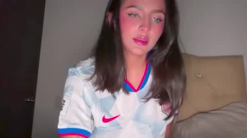 Aiisha online show from 06/18/26, 12:22