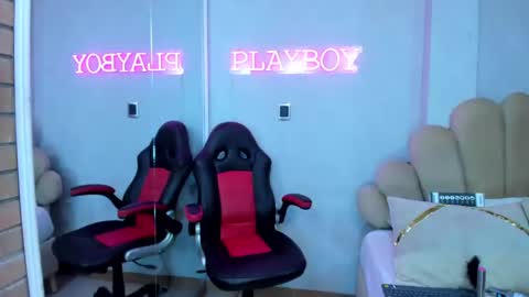 AikoLee online show from 02/23/25, 04:17