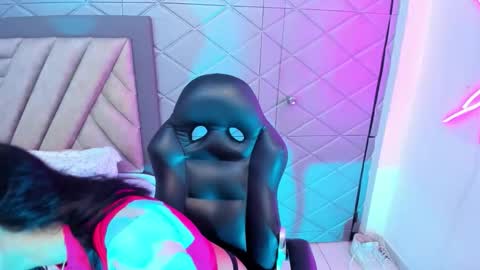 AikoLee online show from 09/17/25, 05:53