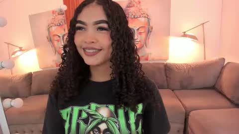 Snapshot of ailann_ chatting on 10/29/25, 07:48 Alisson online show from 10/29/25, 07:48