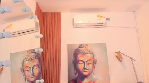 Snapshot of ailann_ chatting on 11/25/25, 07:36 Alisson online show from 11/25/25, 07:36