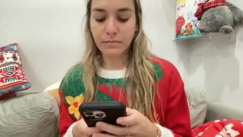 Aile online show from 12/25/24, 06:52