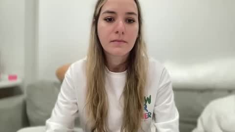 Aile online show from 02/14/25, 02:50