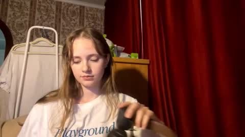 Snapshot of aileenamara chatting on 10/02/25, 12:45 Kira online show from 10/02/25, 12:45