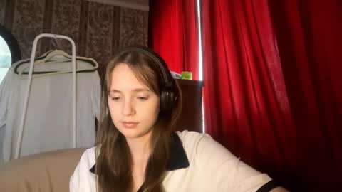 Snapshot of aileenamara chatting on 10/08/25, 11:08 Kira online show from 10/08/25, 11:08