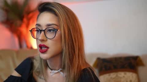  Aileen  online show from 11/26/25, 08:32