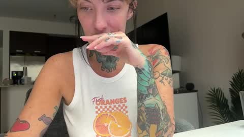 Snapshot of airgeadx chatting on 09/19/25, 07:47 Airgead online show from 09/19/25, 07:47