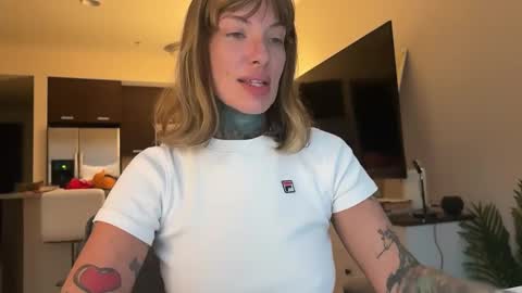 Snapshot of airgeadx chatting on 11/04/25, 08:52 Airgead online show from 11/04/25, 08:52