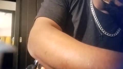 Snapshot of airoon91 chatting on 11/21/25, 08:57 airoon91 online show from 11/21/25, 08:57