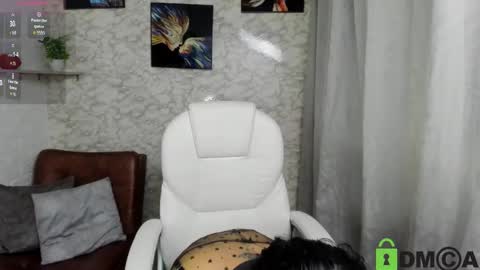 Snapshot of aisha__cambell chatting on 11/19/25, 09:48 aisha__cambell online show from 11/19/25, 09:48