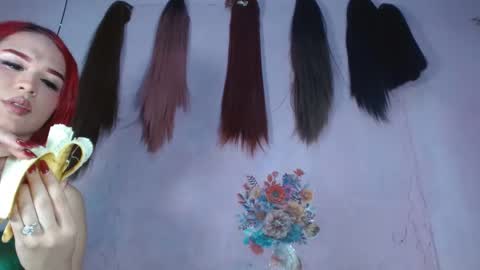 Snapshot of aisha_atenea chatting on 09/21/25, 08:38 Jess online show from 09/21/25, 08:38