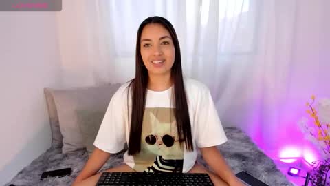 Snapshot of aisha_es chatting on 10/04/25, 06:17 Aisha online show from 10/04/25, 06:17