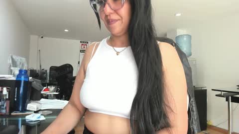 Katie   online show from 12/01/25, 03:06
