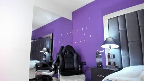 Snapshot of aisha_nowak chatting on 03/03/25, 10:42 Aisha online show from 03/03/25, 10:42