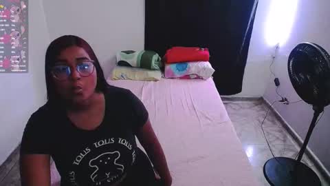 aisha_stacey0410 online show from 12/17/25, 02:50