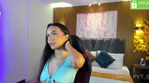Snapshot of aisha_vex chatting on 06/13/26, 02:15 Aisha online show from 06/13/26, 02:15