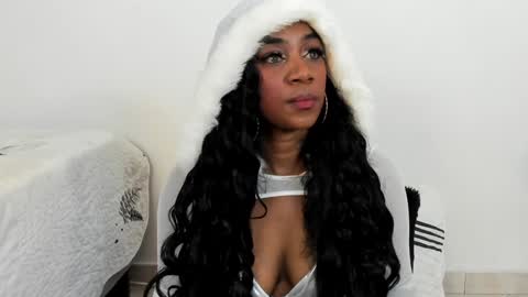 Aisha online show from 12/23/24, 11:28