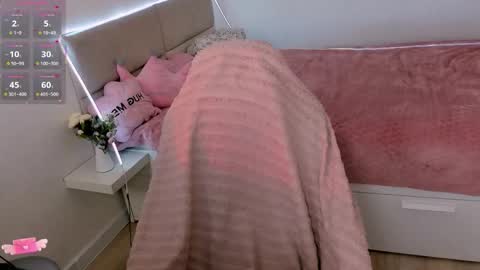 Aisha online show from 09/19/25, 07:10