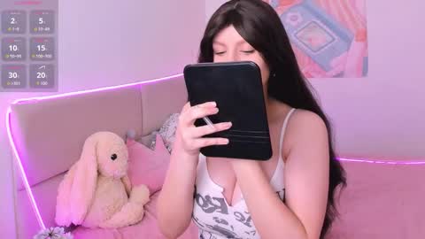 Aisha online show from 11/18/25, 09:14