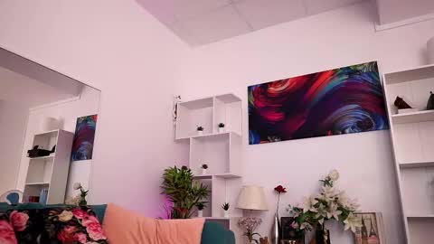 Aisha online show from 11/18/25, 10:31