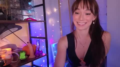 Aisha Lee online show from 10/11/25, 07:29
