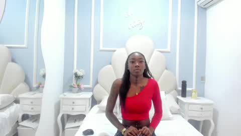 Snapshot of aishalehmann chatting on 09/29/25, 11:48 aishalehmann online show from 09/29/25, 11:48