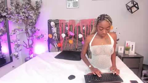 Snapshot of aishalehmann chatting on 10/15/25, 11:32 aishalehmann online show from 10/15/25, 11:32