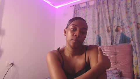 Aisha online show from 12/15/25, 08:02