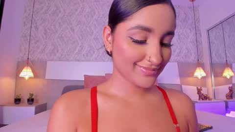 Snapshot of aishapeyton chatting on 12/02/25, 04:35 Aisha online show from 12/02/25, 04:35