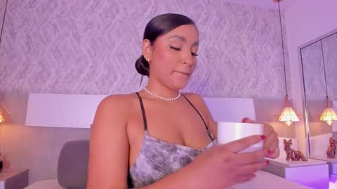 Snapshot of aishapeyton chatting on 12/05/25, 04:14 Aisha online show from 12/05/25, 04:14