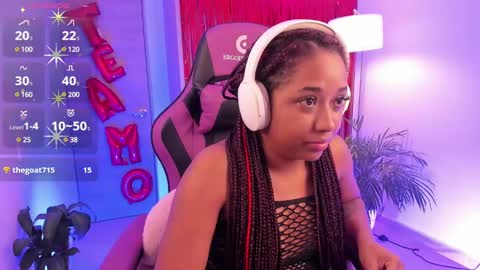 Snapshot of aisharose_ chatting on 02/14/25, 03:33 Aisha online show from 02/14/25, 03:33