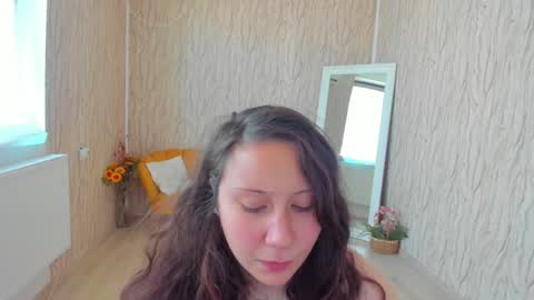 Aisha online show from 12/13/24, 08:41