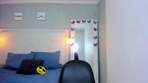 aishawild online show from 01/15/25, 12:04