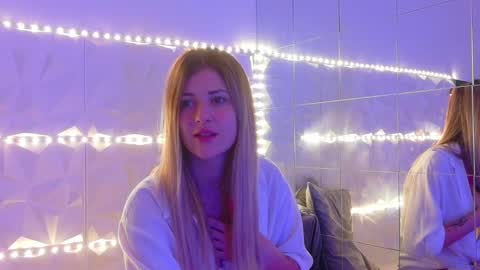 Aisha online show from 10/07/25, 05:04