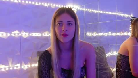 Aisha online show from 10/21/25, 05:19