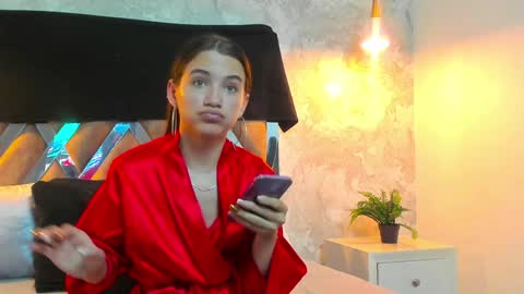 little aitana  online show from 12/12/24, 08:57