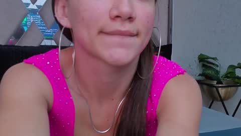 little aitana  online show from 01/18/25, 12:57