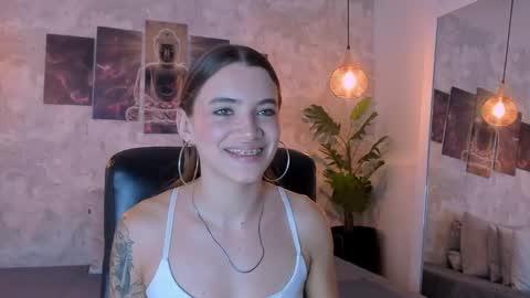 little aitana  online show from 12/16/25, 07:08