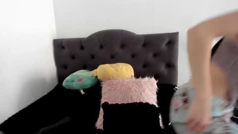 Snapshot of aizen_myo chatting on 11/15/25, 06:59 Aizen My- online show from 11/15/25, 06:59